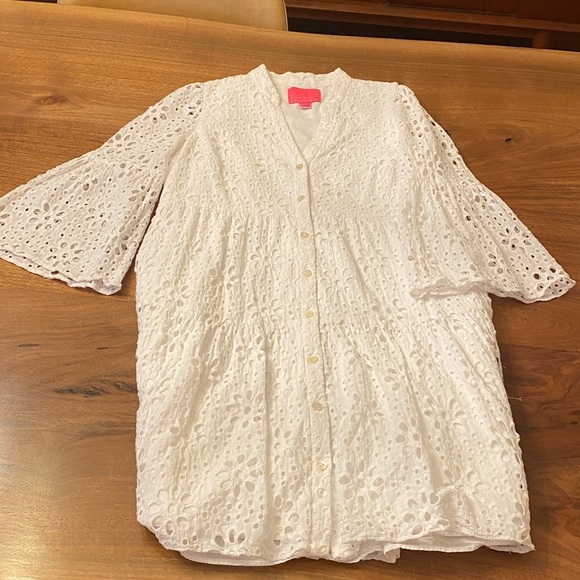 Lilly Pulitzer Hazelanne Eyelet Tiered Dress in resort white. Size 4 - Picture 2 of 5